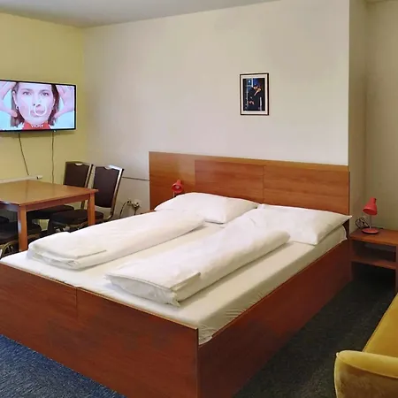 Family 3* Veľký Meder